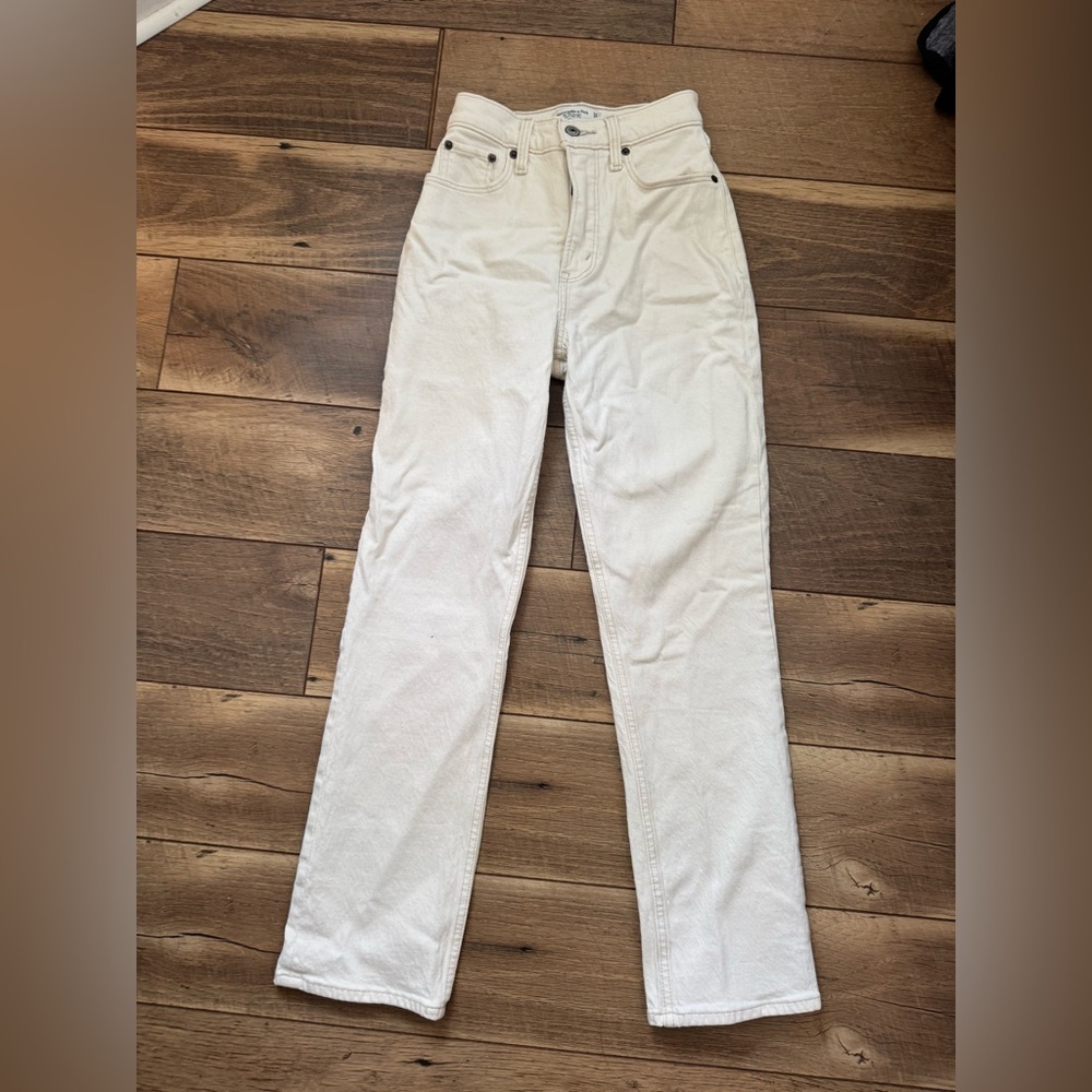 Abercrombie Curve Love Ultra High Rise 90s Straight Jeans 24S Ivory Ecru